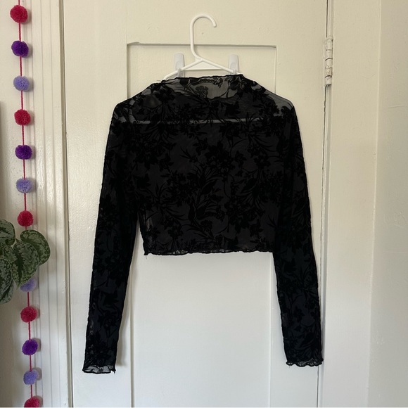 SHEIN Mesh & Velvet Floral Pattern Cropped Long Sleeve - Picture 2 of 5
